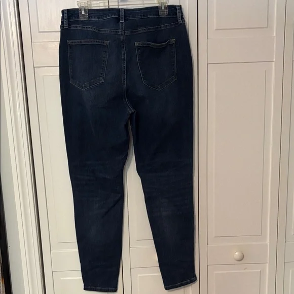 Sonoma Curvey Skinny Women's Deep Indigo Jeans 14 reg - Picture 2 of 3